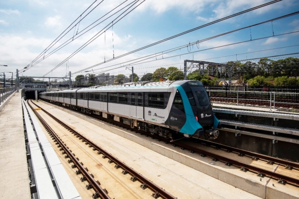 M1 Metro Train exiting City Section Tunnel (Source: Sydney Metro)